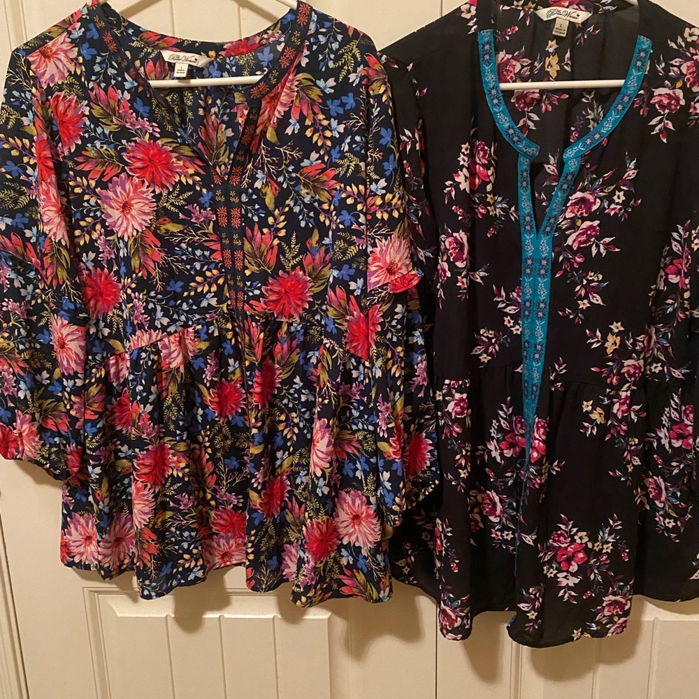 The Pioneer Woman Floral blouses-Size L 
Black 
Navy